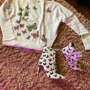 Butterfly top w/matching lace-up pointed toe boots